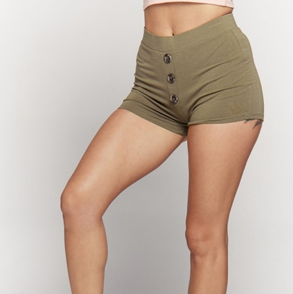 Shorts - Picture 3 of 4